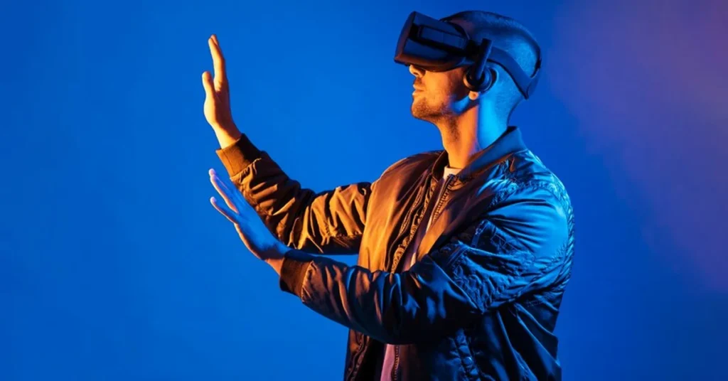 Editor Benjamin Tech Guru Keezy Co exploring virtual reality innovations in immersive tech