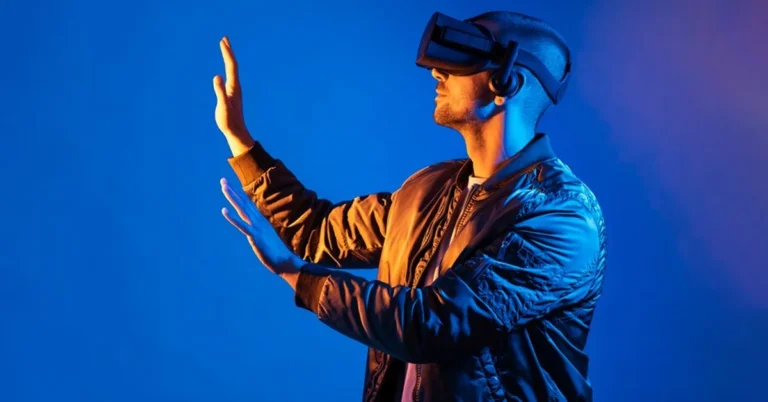 Editor Benjamin Tech Guru Keezy Co exploring virtual reality innovations in immersive tech