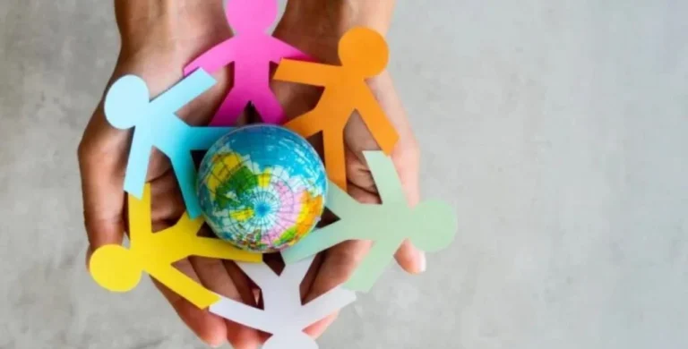myliberla com protection and community shown through people united around a globe